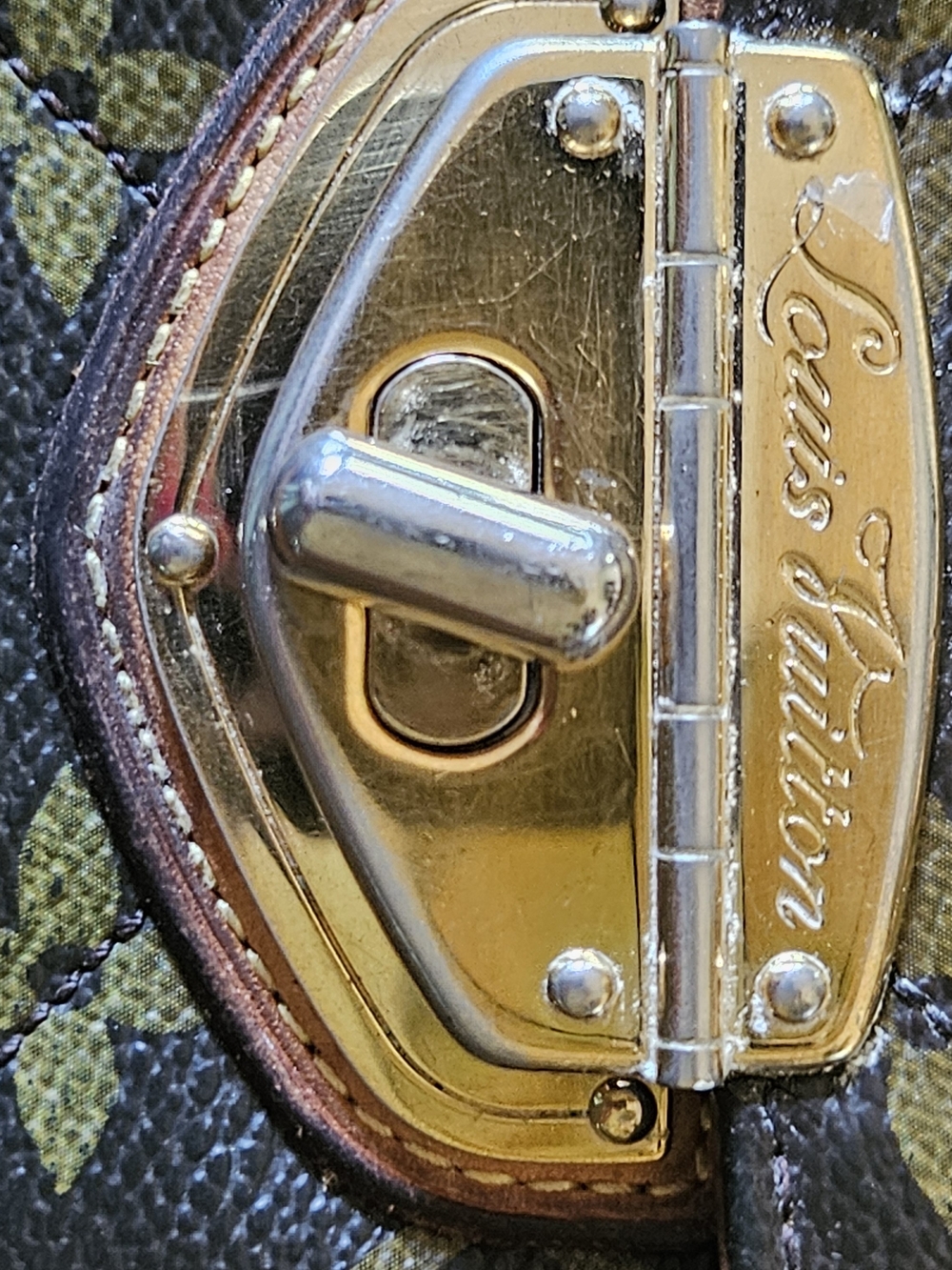 Louis Vuitton Monogram Sarah Etoile Wallet With Added Chain - Picture 2 of 12